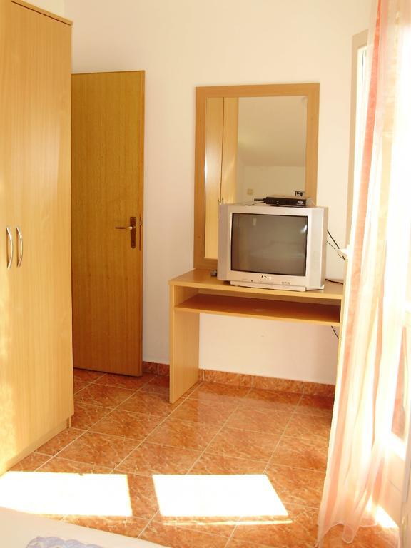 Cosmic Gate Apartments (Adults Only) 诺瓦利娅 外观 照片