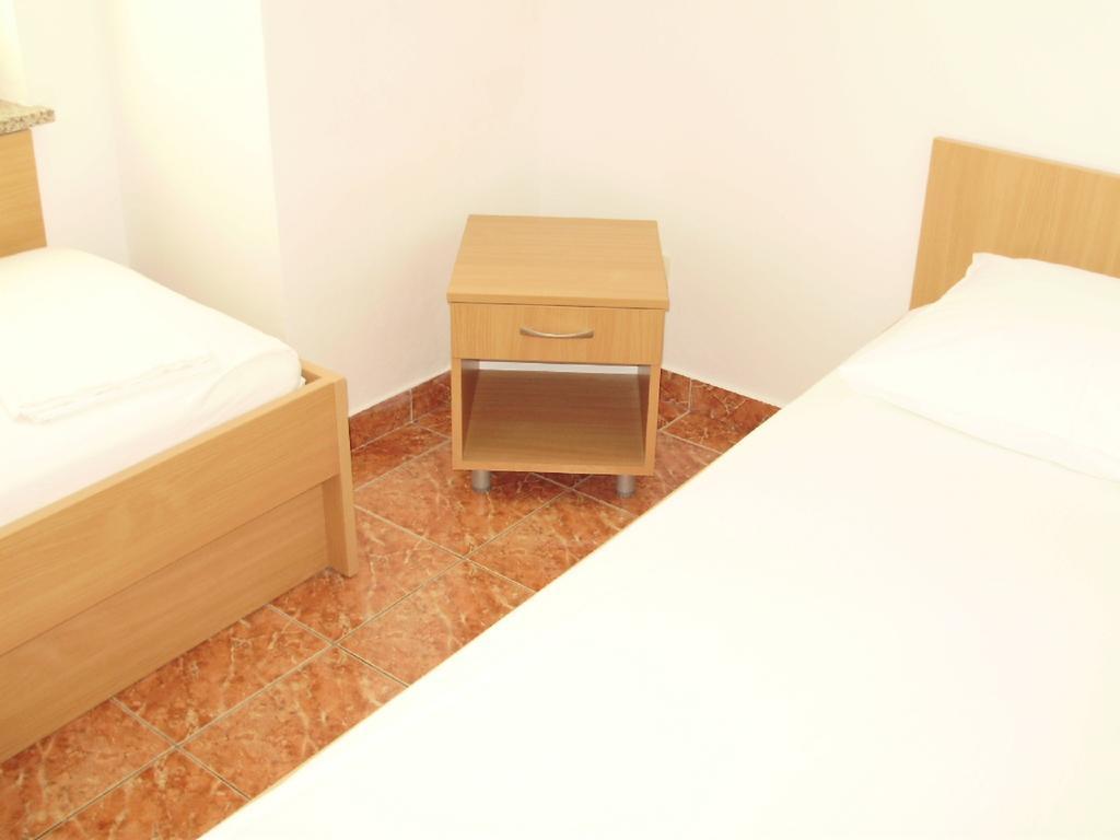 Cosmic Gate Apartments (Adults Only) 诺瓦利娅 外观 照片