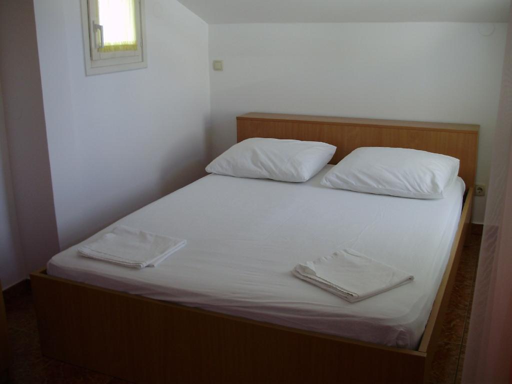Cosmic Gate Apartments (Adults Only) 诺瓦利娅 外观 照片