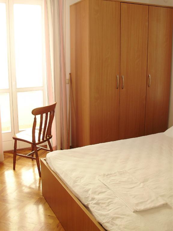 Cosmic Gate Apartments (Adults Only) 诺瓦利娅 外观 照片