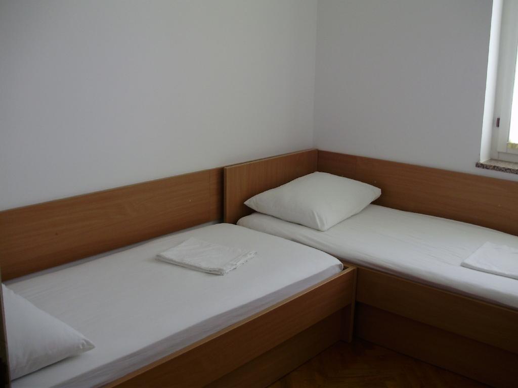 Cosmic Gate Apartments (Adults Only) 诺瓦利娅 外观 照片