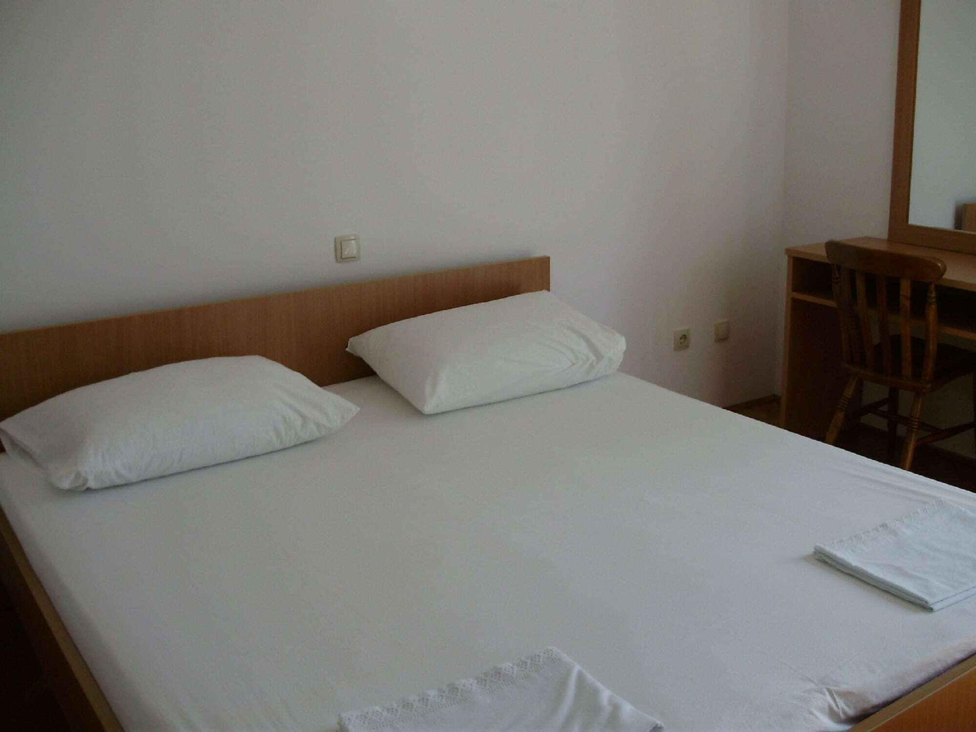 Cosmic Gate Apartments (Adults Only) 诺瓦利娅 外观 照片